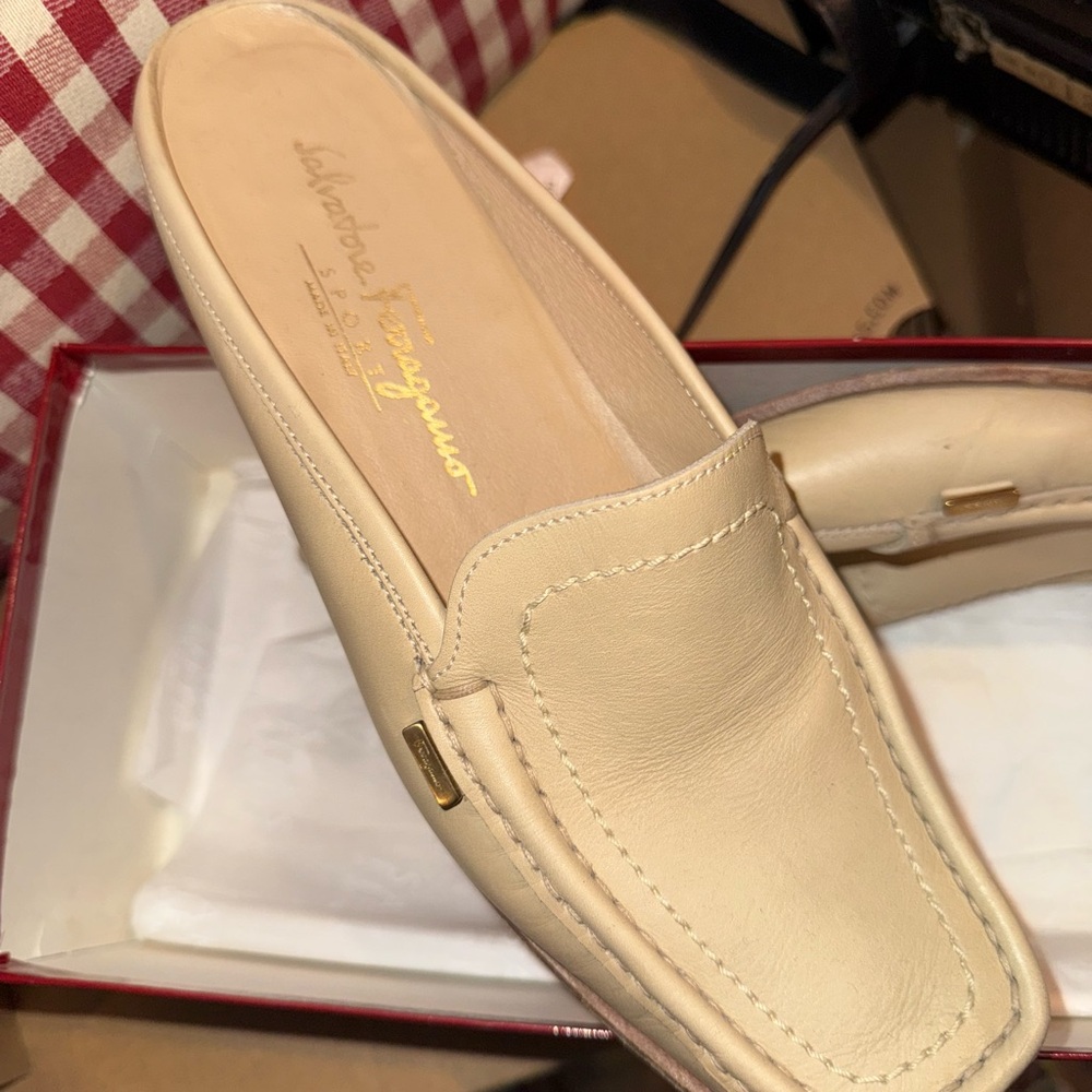 Salvatore Ferragamo Cream Leather Loafers